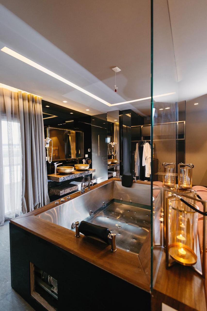 Hotel Egnatia Bërxull Extérieur photo
